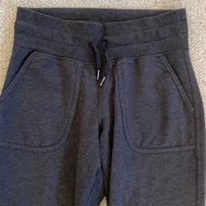 Lululemon joggers 4